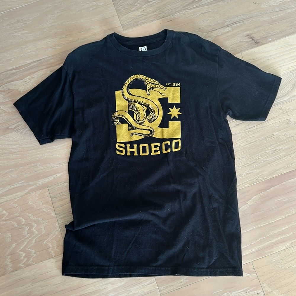 DC men’s t-shirt size Medium